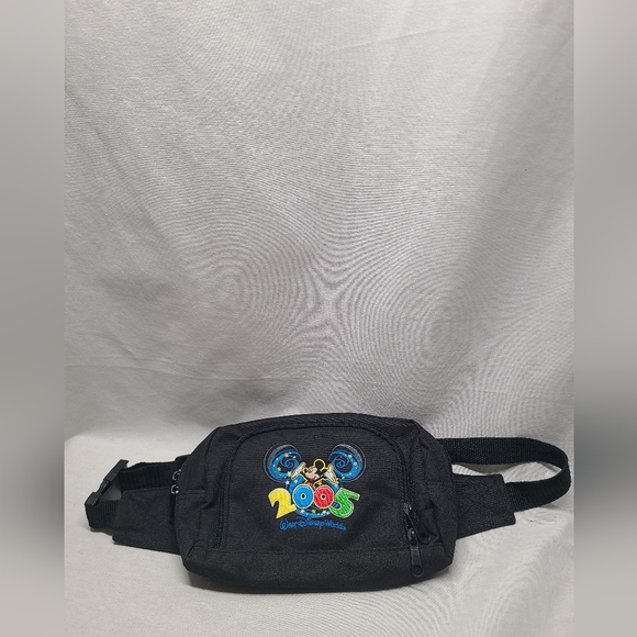 Vintage 2005 Walt Disney World Black Unisex Zip Up Fanny Pack Bag with Strap - Picture 1 of 9
